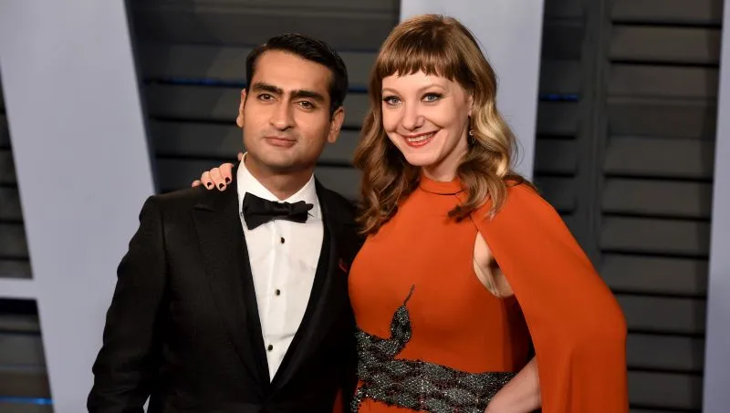 Apple 向庫梅爾·南賈尼 (Kumail Nanjiani) 和艾米麗·V·戈登 (Emily V. Gordon) 訂購《小美國》系列