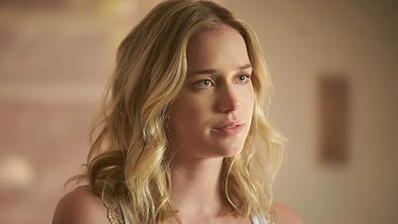 你飾演的伊麗莎白萊爾 (Elizabeth Lail) 將出演 STX Films 的恐怖電影倒數計時