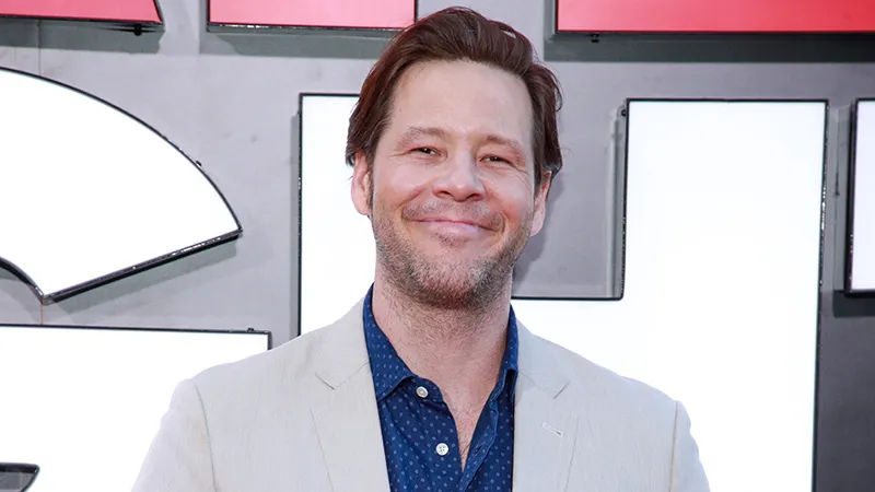 亞馬遜影業收購艾克·巴里霍爾茨 (Ike Barinholtz)、喬丹·霍洛維茨 (Jordan Horowitz) 選舉喜劇