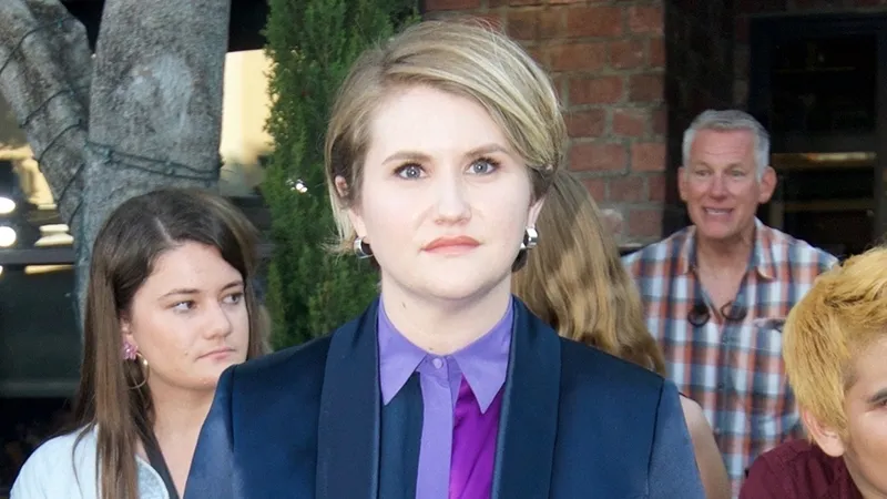 工作狂的吉莉安貝爾 (Jillian Bell) 加入比爾和泰德 (Bill &amp; Ted) 的行列