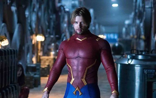 《泰坦》第 2.04 集照片專題 Drew Van Acker 的 Aqualad