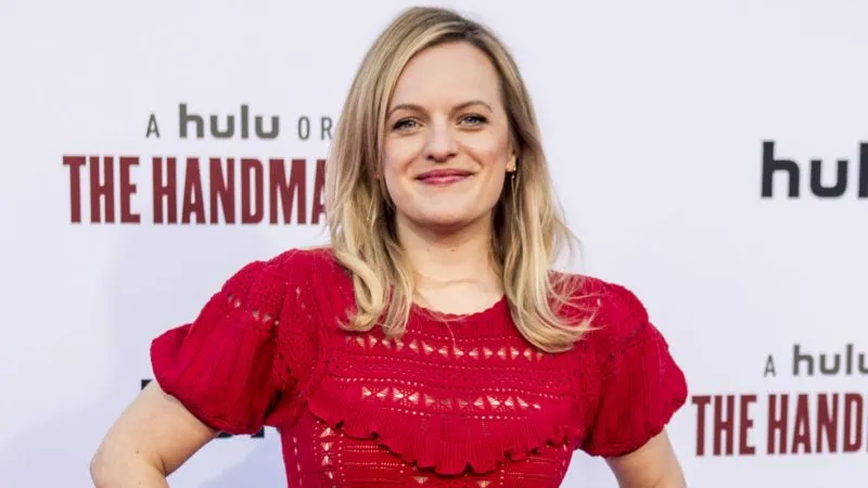 伊麗莎白·莫斯 (Elisabeth Moss) 談論塔伊卡·維迪蒂 (Taika Waititi) 的下一個目標獲勝