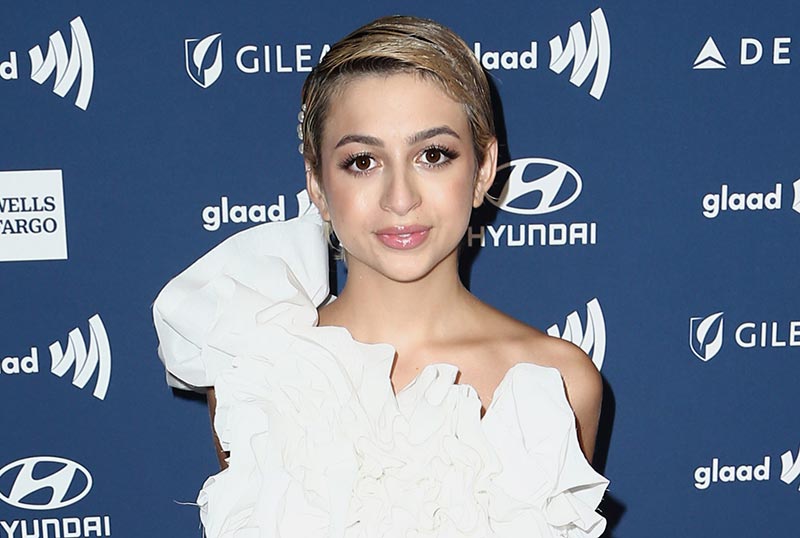 喬西·托塔 (Josie Totah) 主演《鐘聲拯救》復興劇