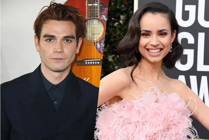 麥可貝 (Michael Bay) 的《Songbird》由 KJ Apa 和索菲亞卡森 (Sofia Carson) 主演