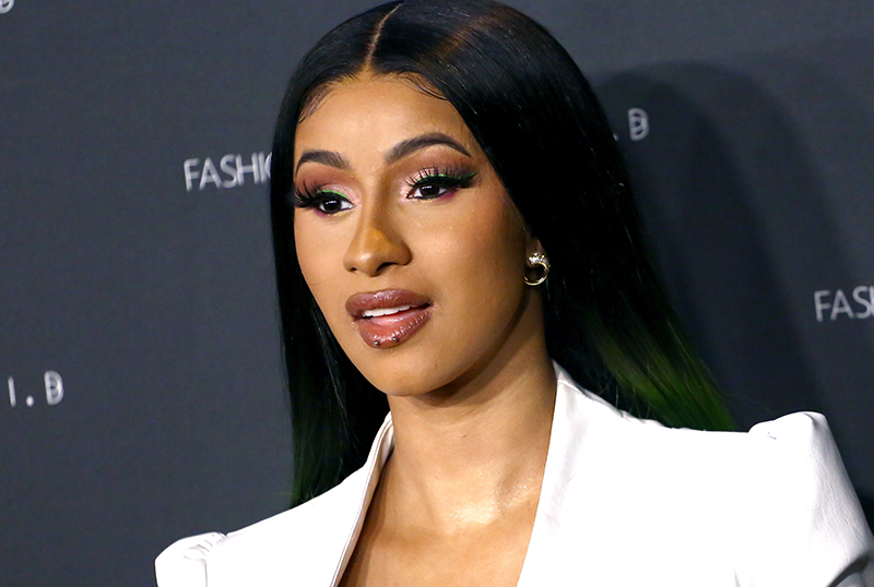 輔助生活：Cardi B 在派拉蒙新喜劇電影中擔任主角