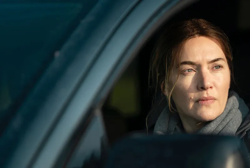 由凱特溫斯蕾 (Kate Winslet) 領銜的《東鎮母馬》 (Mare of Easttown) 將於 4 月在 HBO 首映