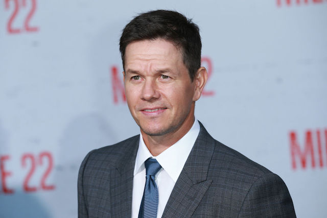 斯圖拍攝的照片顯示，馬克華柏格 (Mark Wahlberg) 剃了光頭