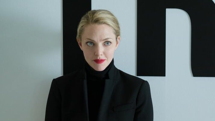 Hulu 的《The Dropout》照片首次曝光 Amanda Seyfried 飾演伊麗莎白霍姆斯 (Elizabeth Holmes)